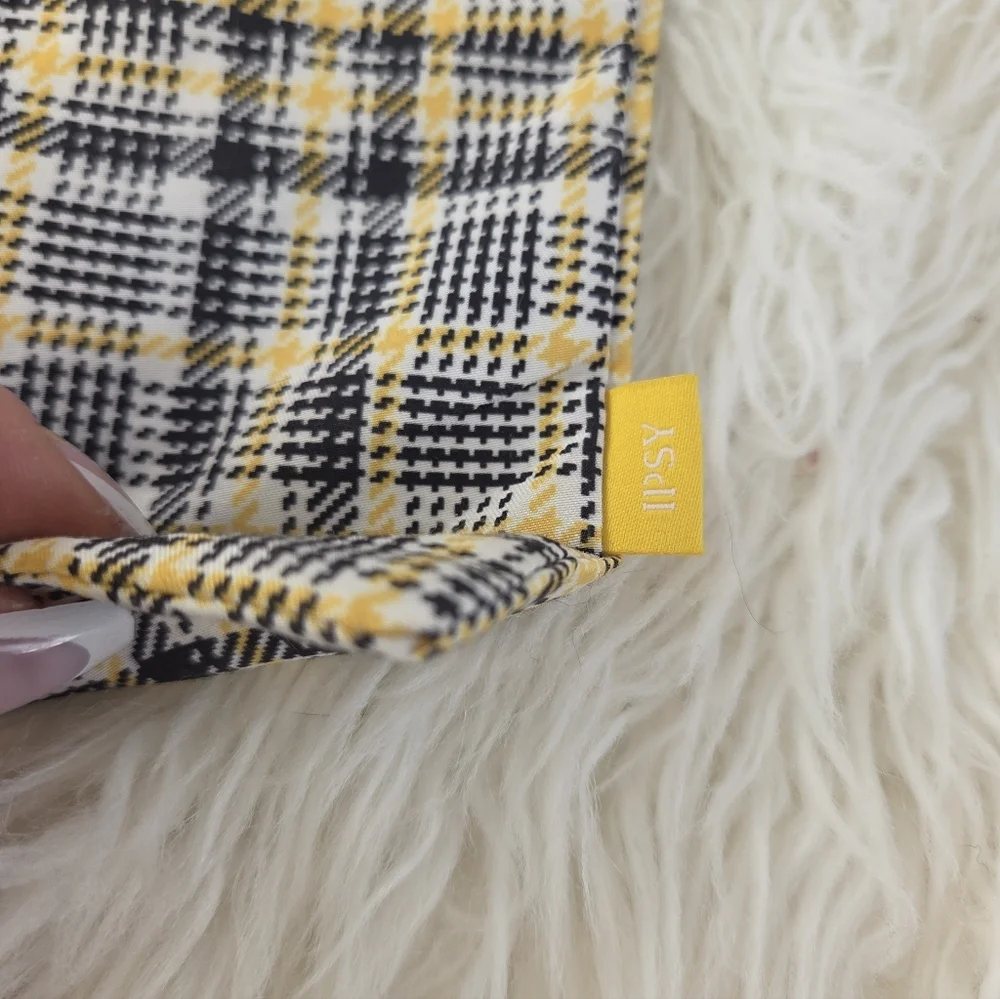 Ipsy Glam Bag Plus Medium Glen Plaid Cosmetic Bag
